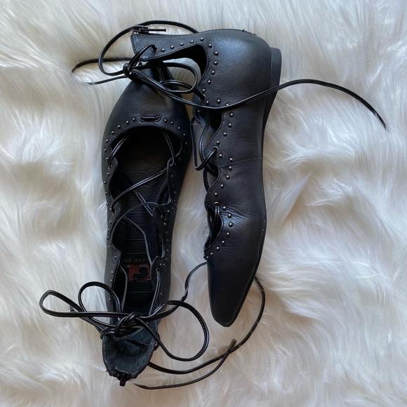 Gianni Bini Flats - Picture 3 of 5